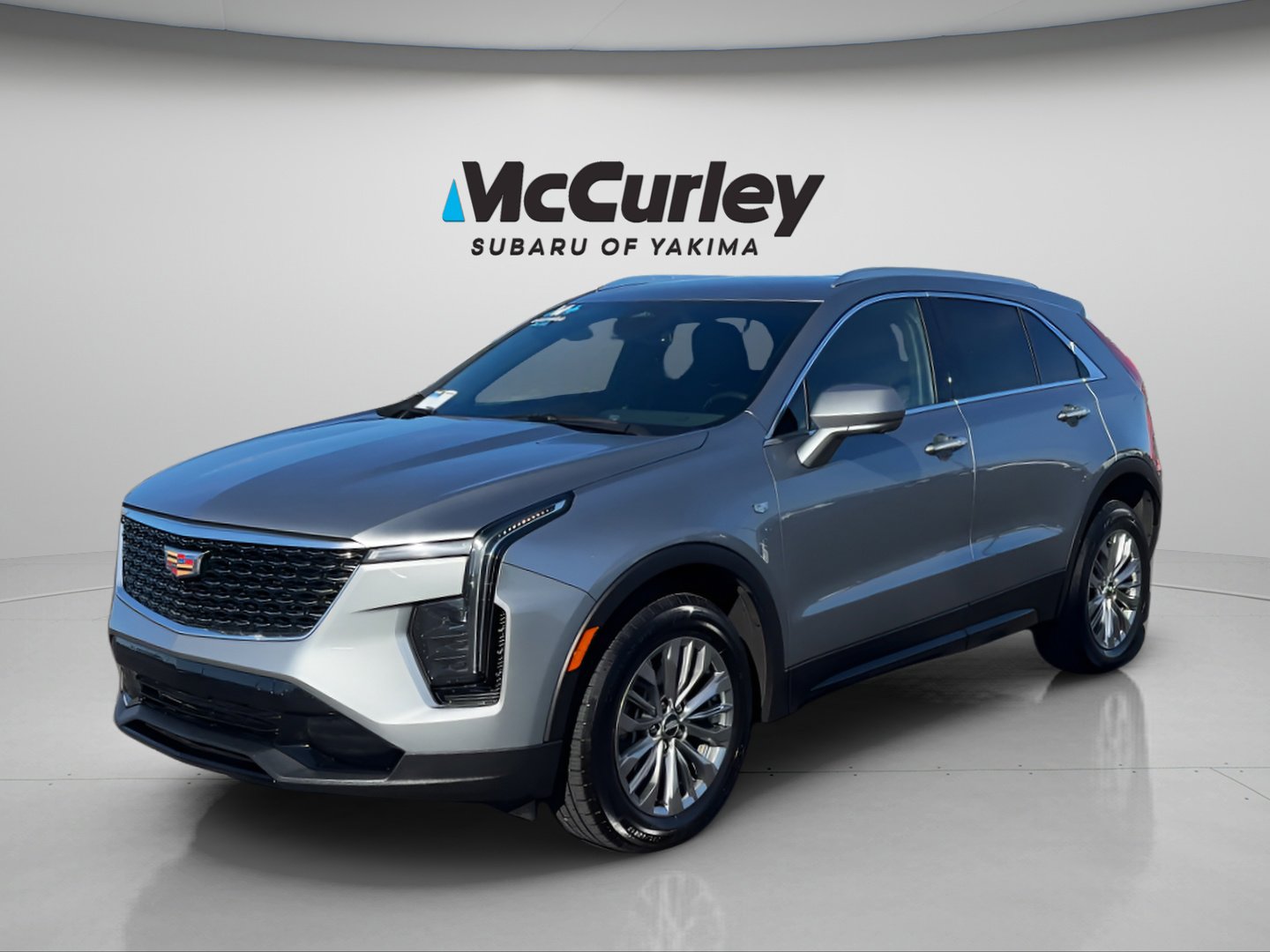 Used 2025 Cadillac XT4 Premium Luxury image 1