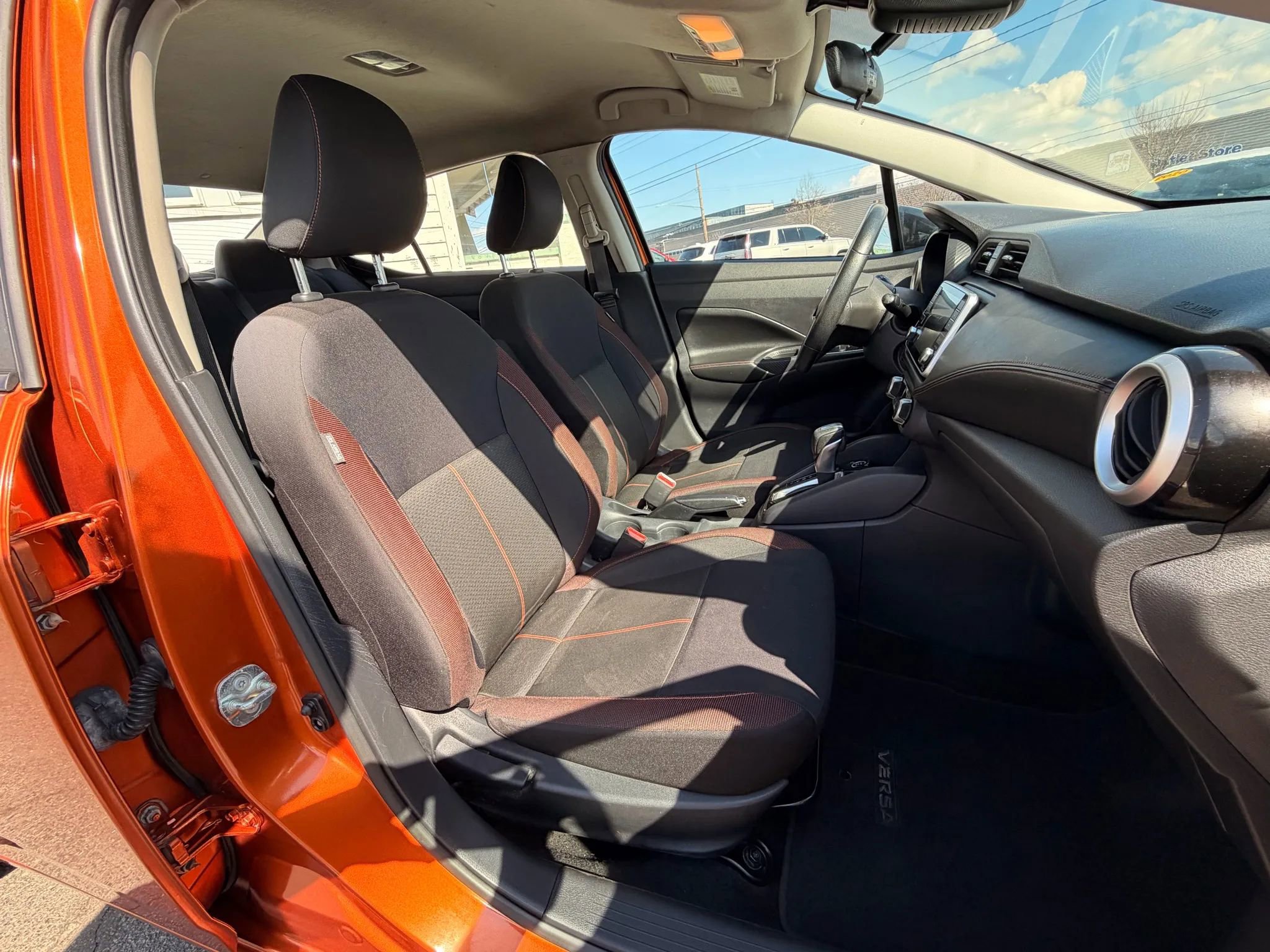 Used 2020 Nissan Versa SR w/ Lighting Package image 25