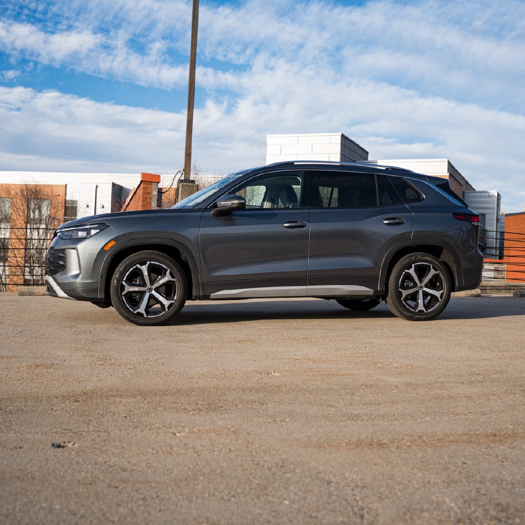 New 2026 Volkswagen Tiguan SE AWD/4WD image 3
