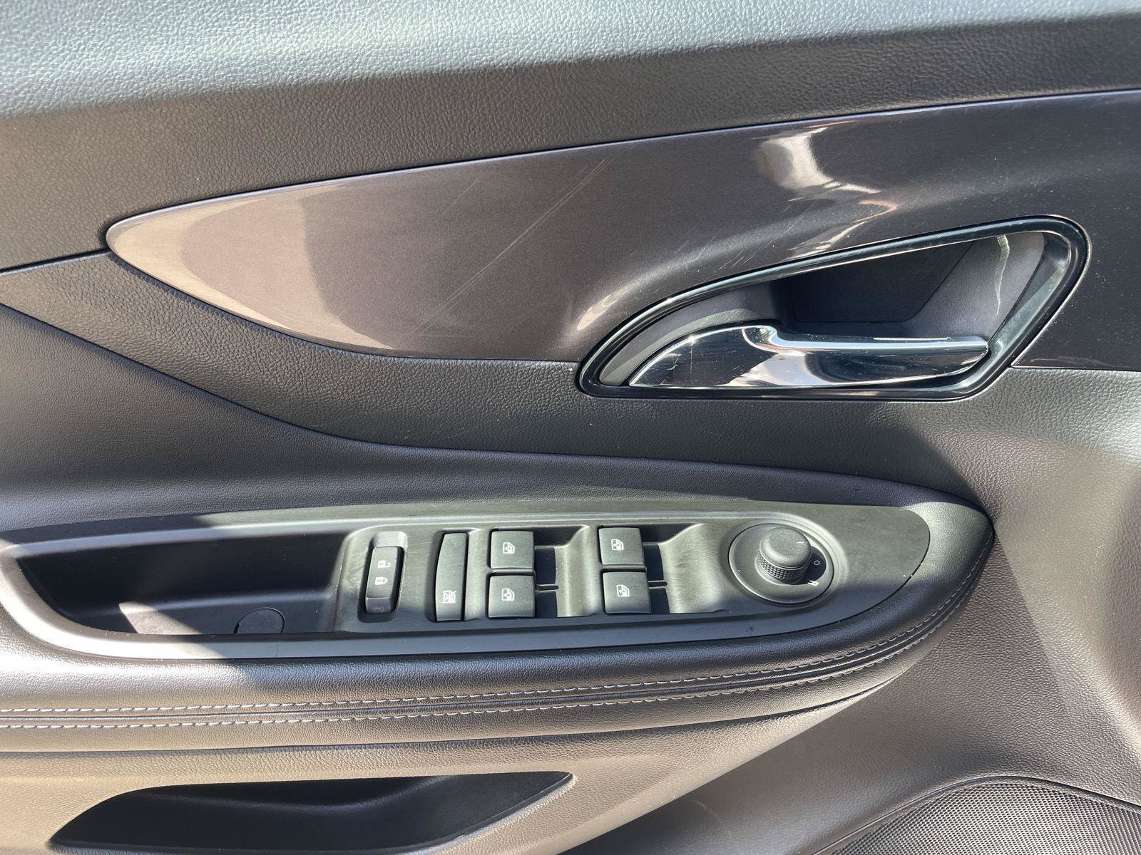 Used 2020 Buick Encore Essence AWD/4WD image 14