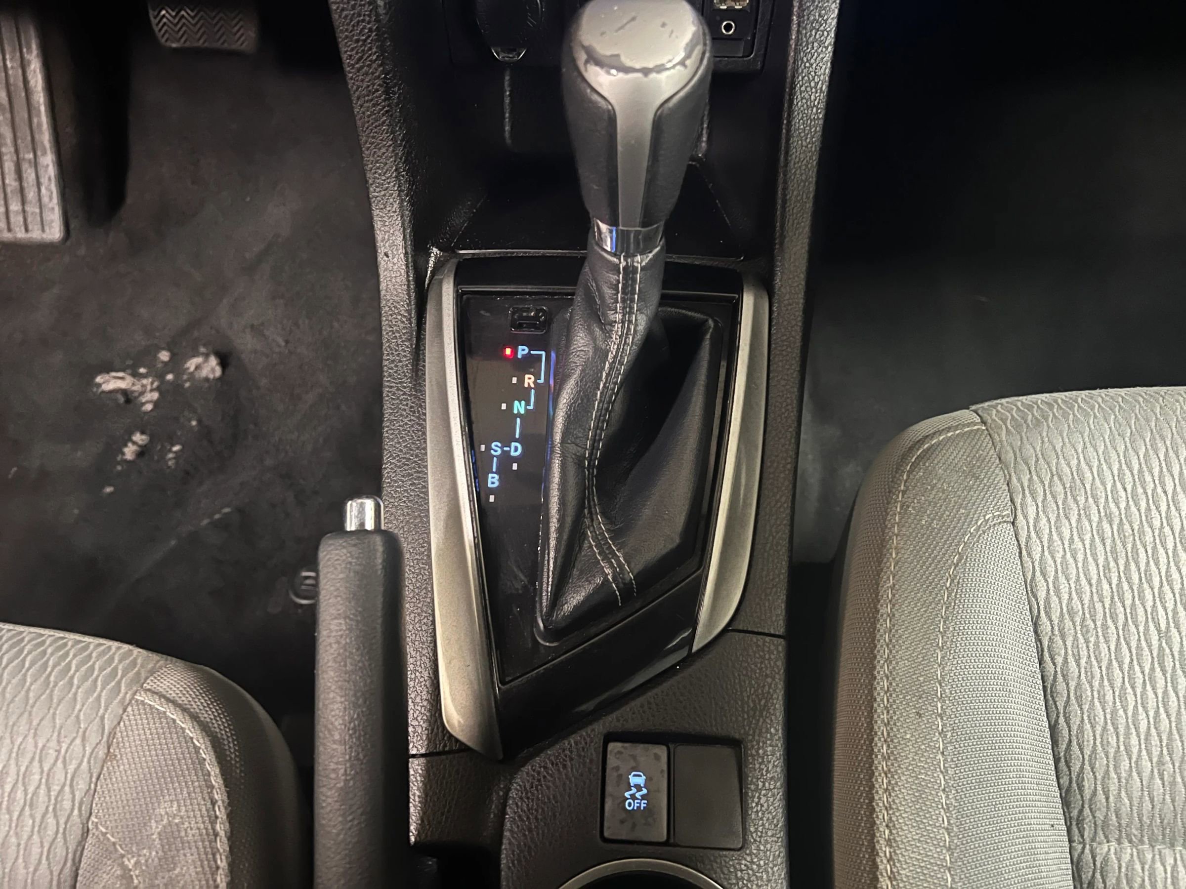 Used 2016 Toyota Corolla LE image 21