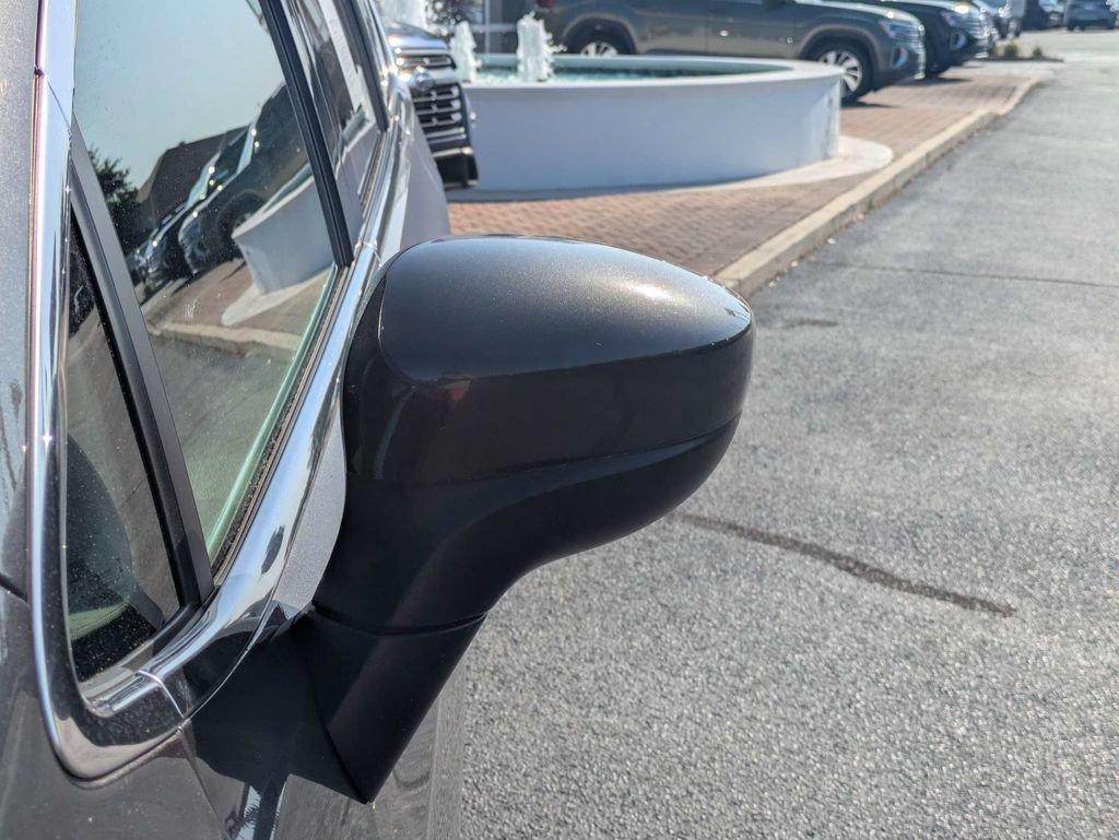 Used 2023 Chrysler Voyager LX FWD image 13