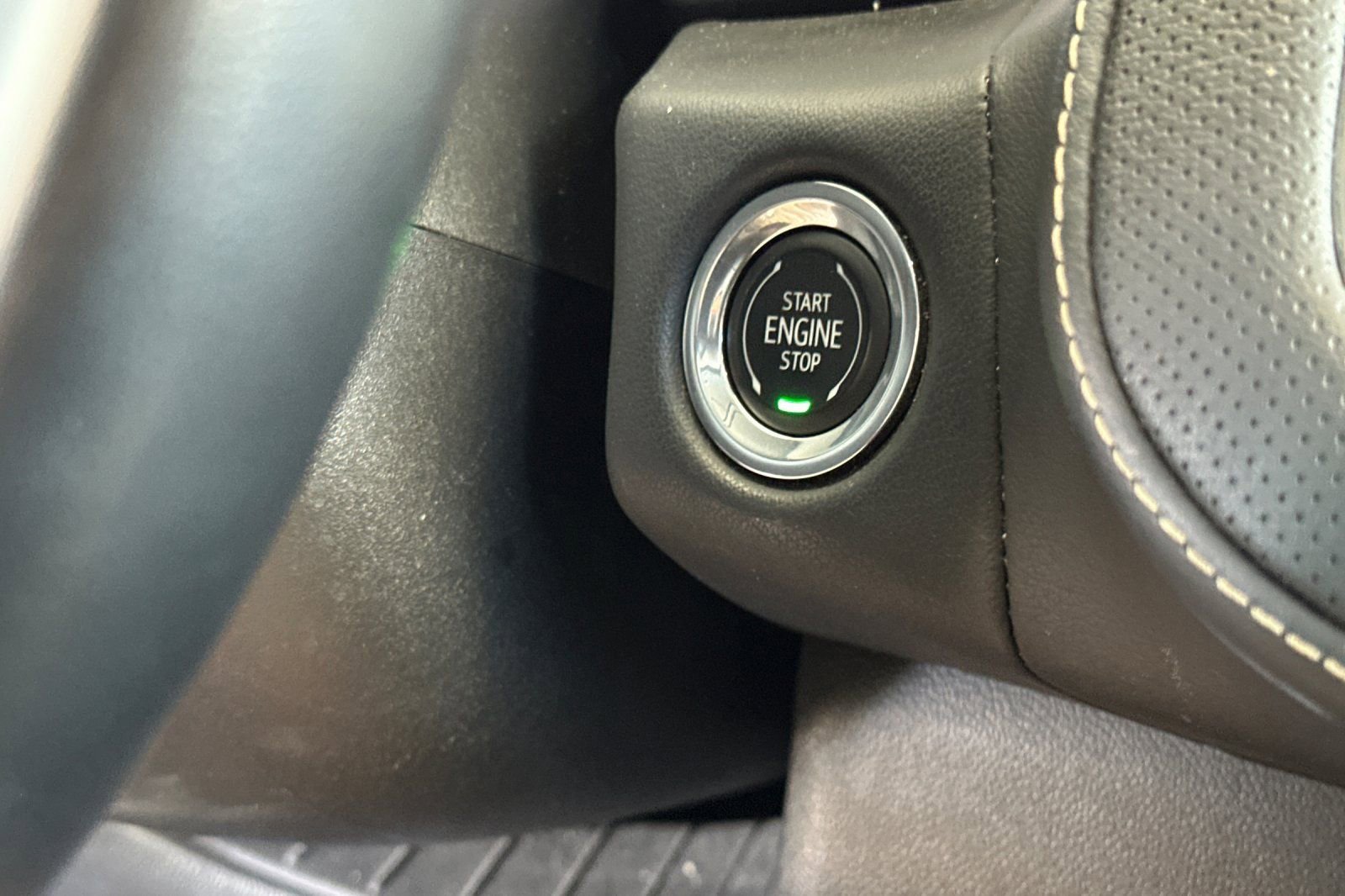 Used 2023 Chevrolet Suburban Premier image 23