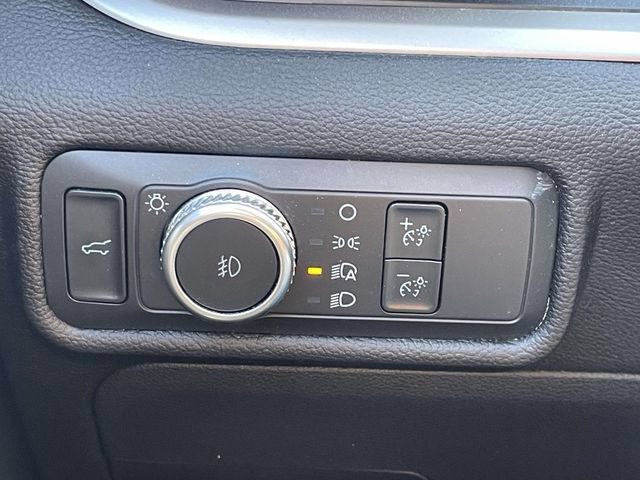 Used 2022 Ford Explorer XLT w/ Equipment Group 202A AWD/4WD image 26