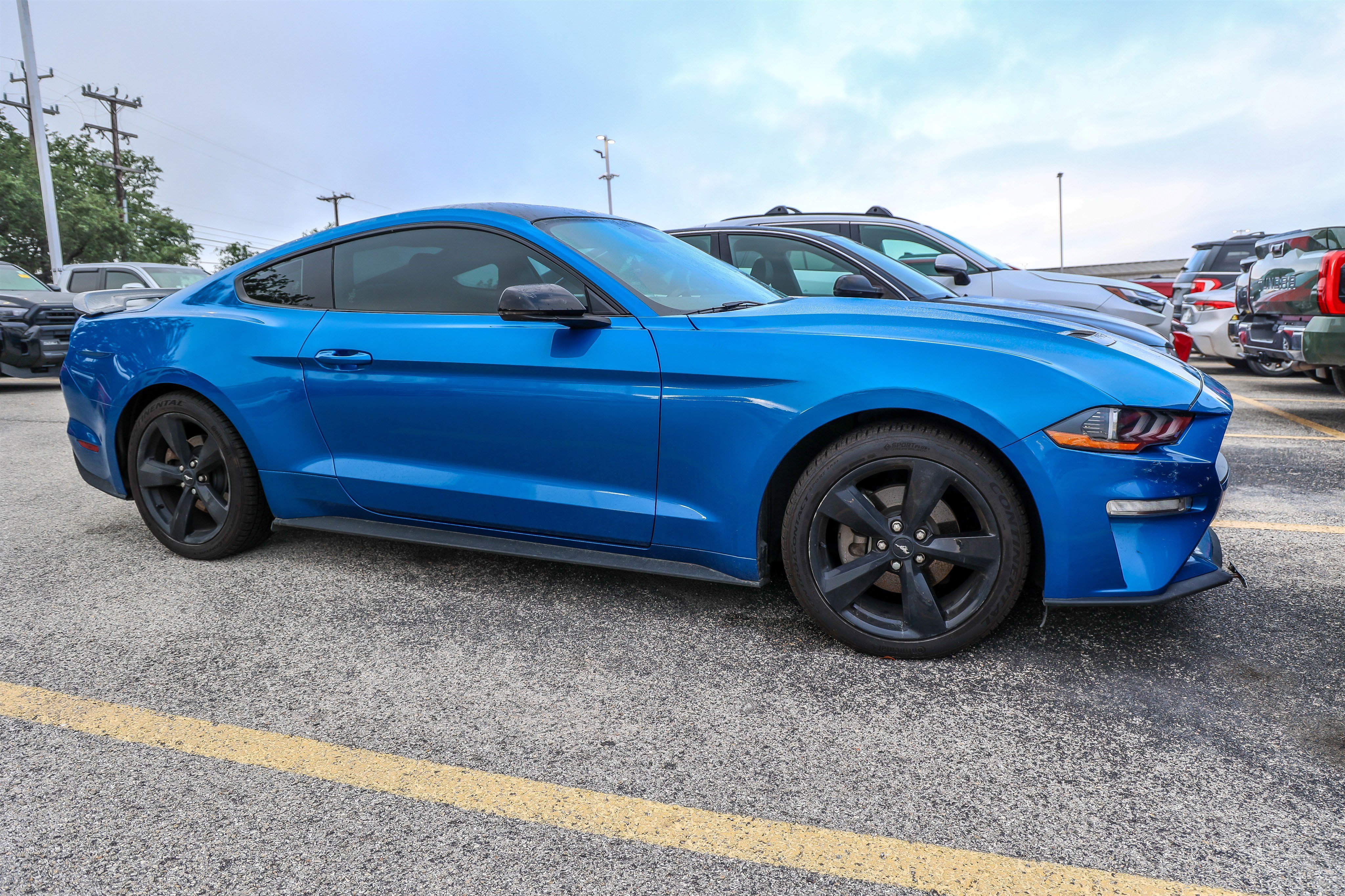 Used 2021 Ford Mustang Premium w/ Equipment Group 201A RWD image 9