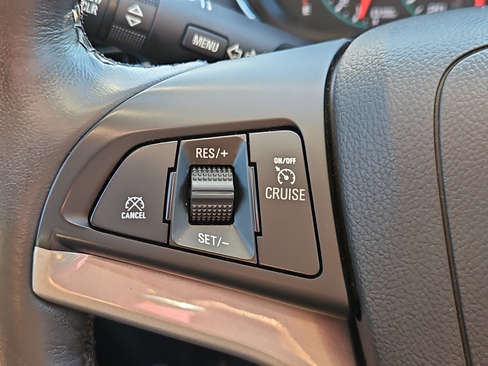 Used 2020 Chevrolet Trax LT w/ LT Convenience Package AWD/4WD image 21