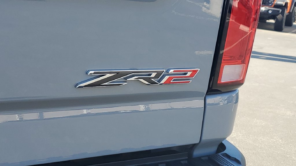 Used 2025 Chevrolet Silverado 2500 ZR2 AWD/4WD image 9