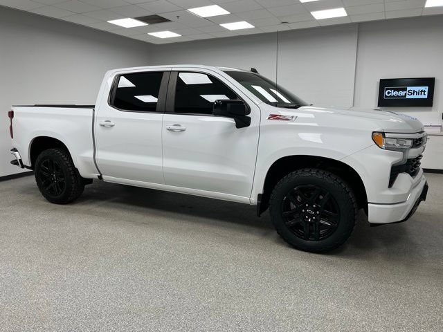 Used 2022 Chevrolet Silverado 1500 RST AWD/4WD image 2