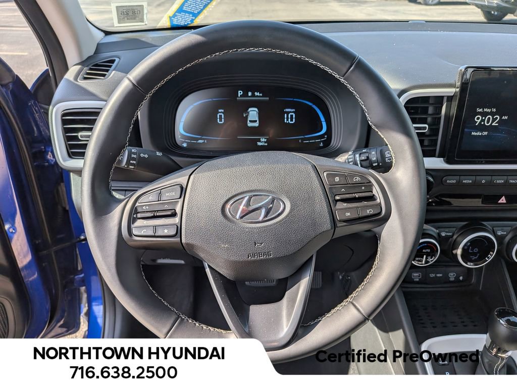 Used 2025 Hyundai Venue Limited FWD image 8