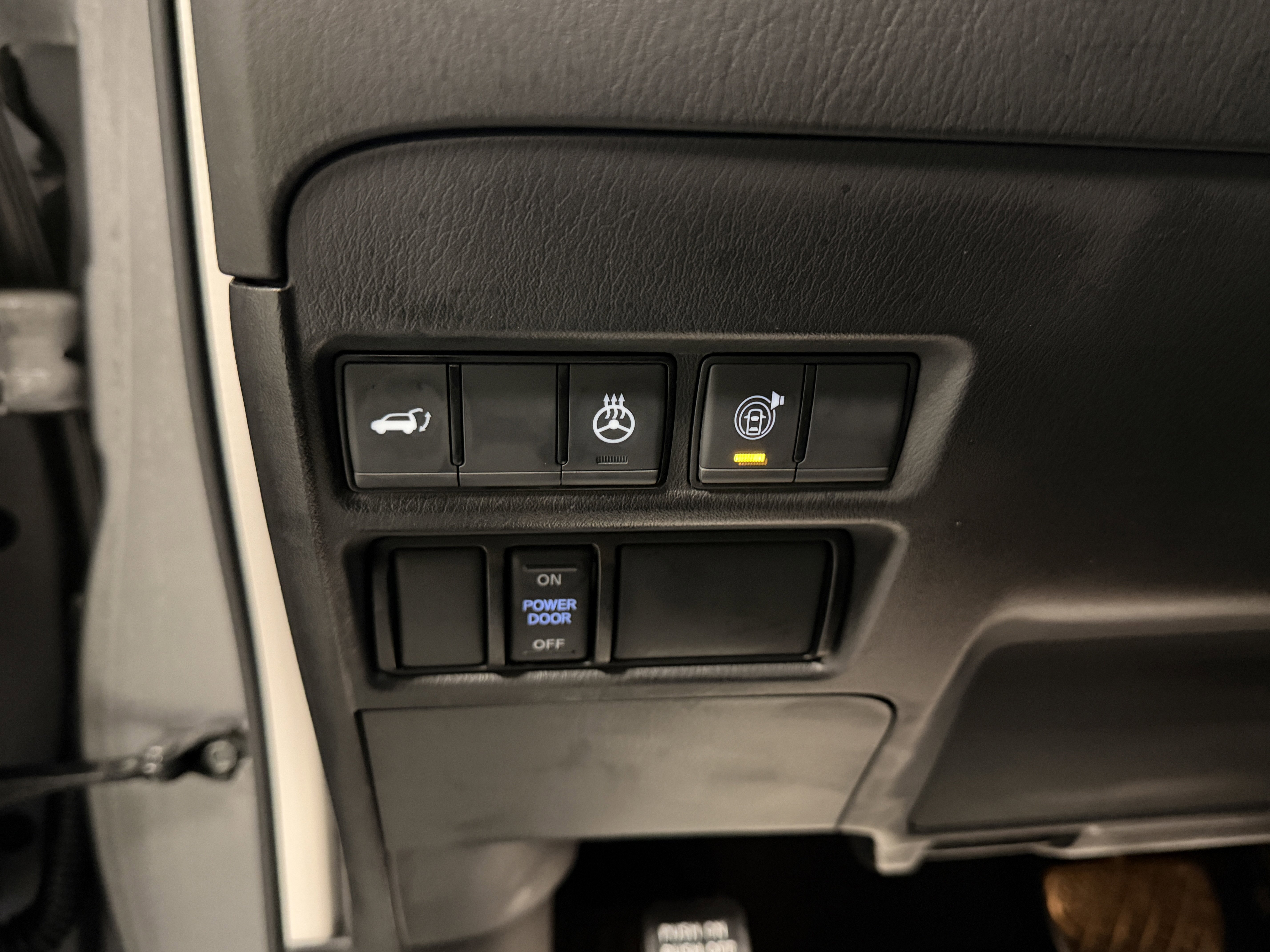 Used 2024 Nissan Armada Platinum w/ Captain's Chairs Package image 20