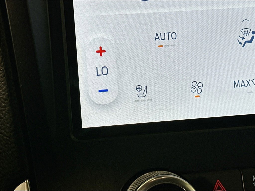 Used 2024 Ford Edge Titanium image 25