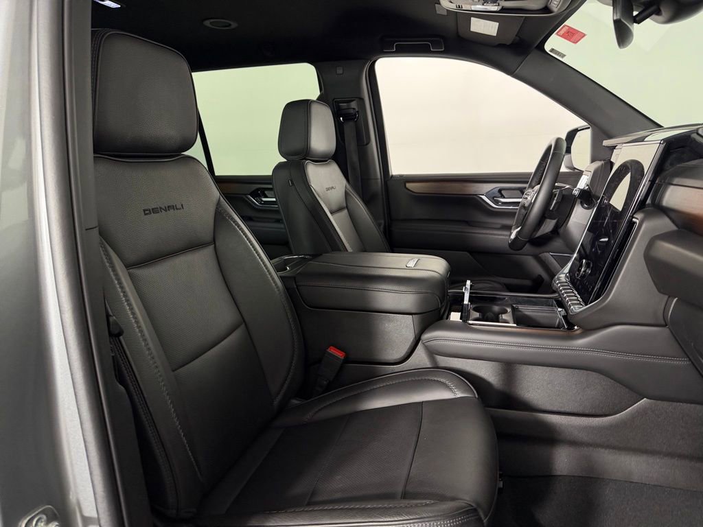 Used 2025 GMC Yukon Denali image 34