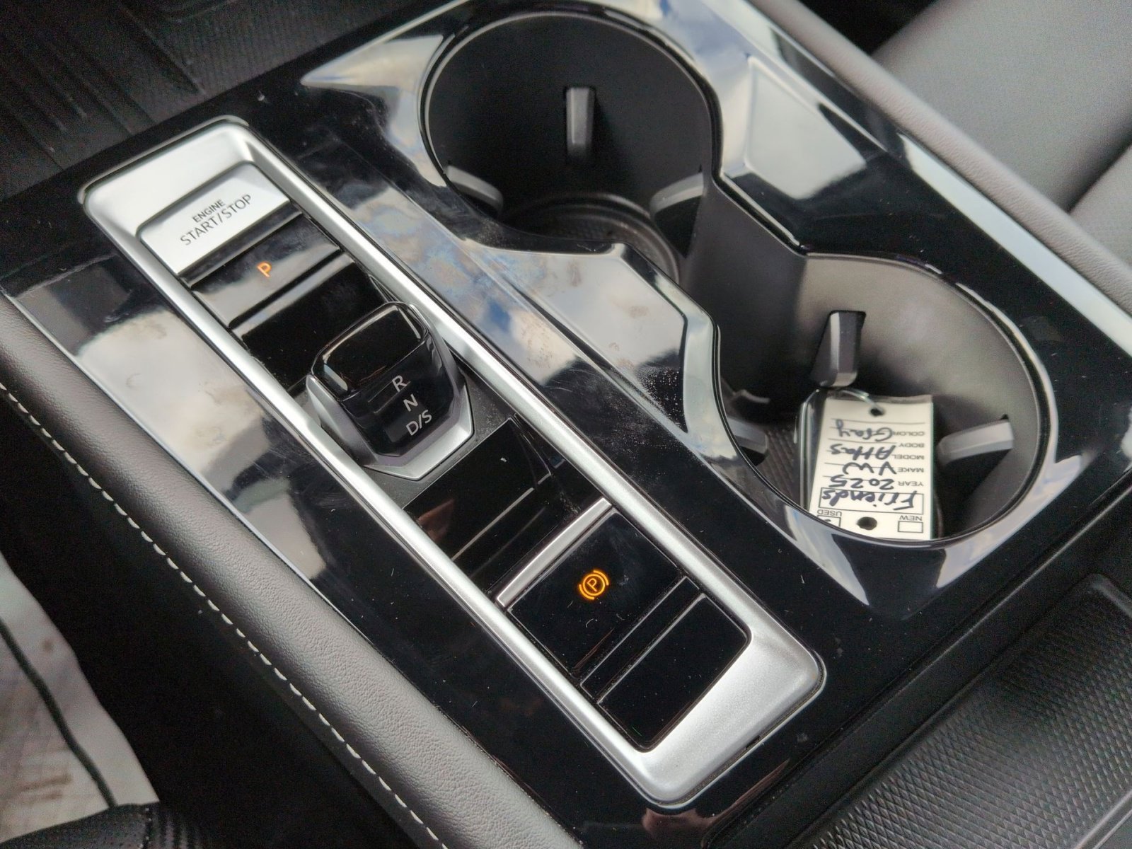 Used 2025 Volkswagen Atlas Cross Sport SE image 21