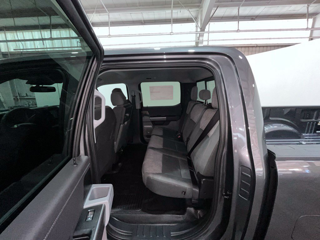 New 2026 Ford F250 XLT w/ XLT Premium Package AWD/4WD image 18