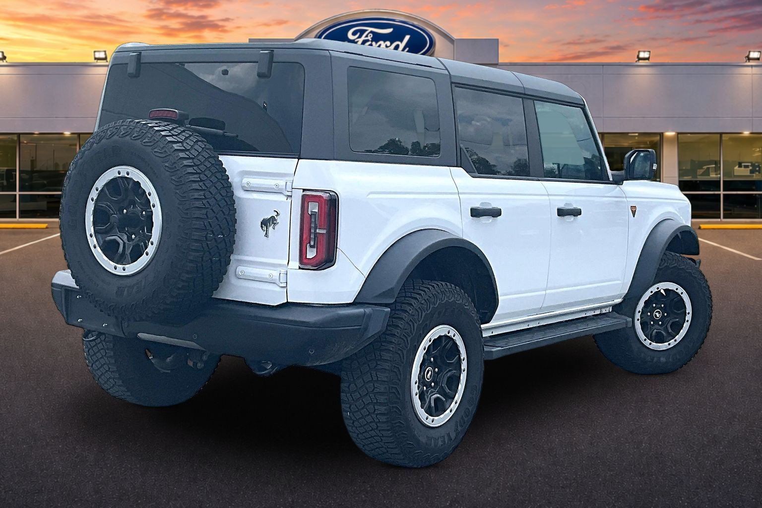 Used 2023 Ford Bronco Badlands AWD/4WD image 13