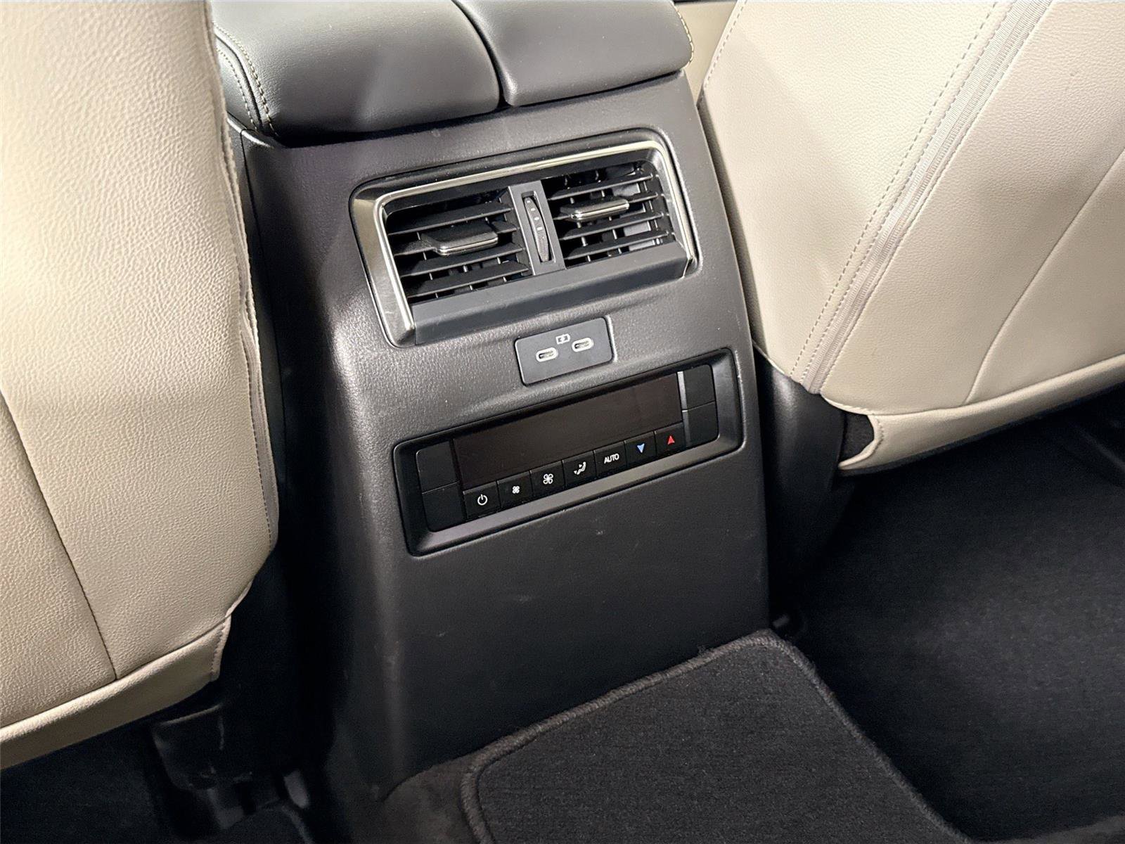 Used 2025 MAZDA CX-90 Plug-In Hybrid w/ Preferred AWD/4WD image 36
