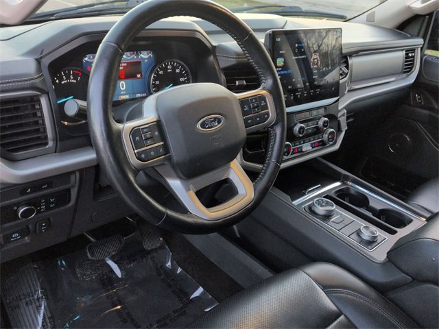 Used 2023 Ford Expedition Max XLT image 11