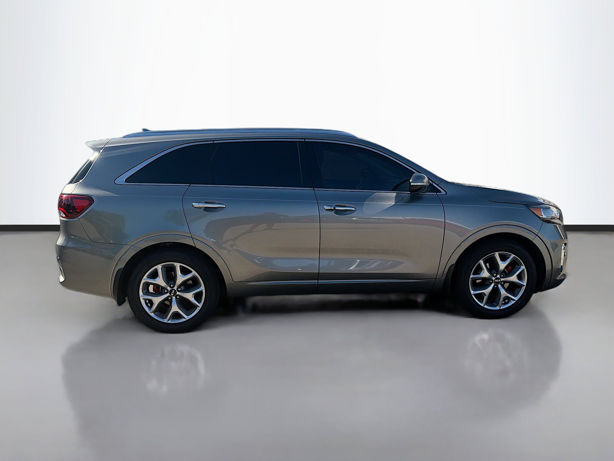 Used 2019 Kia Sorento SX image 2