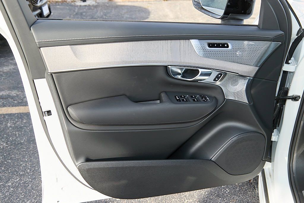 New 2026 Volvo XC90 B6 Ultra w/ Lounge Package image 10