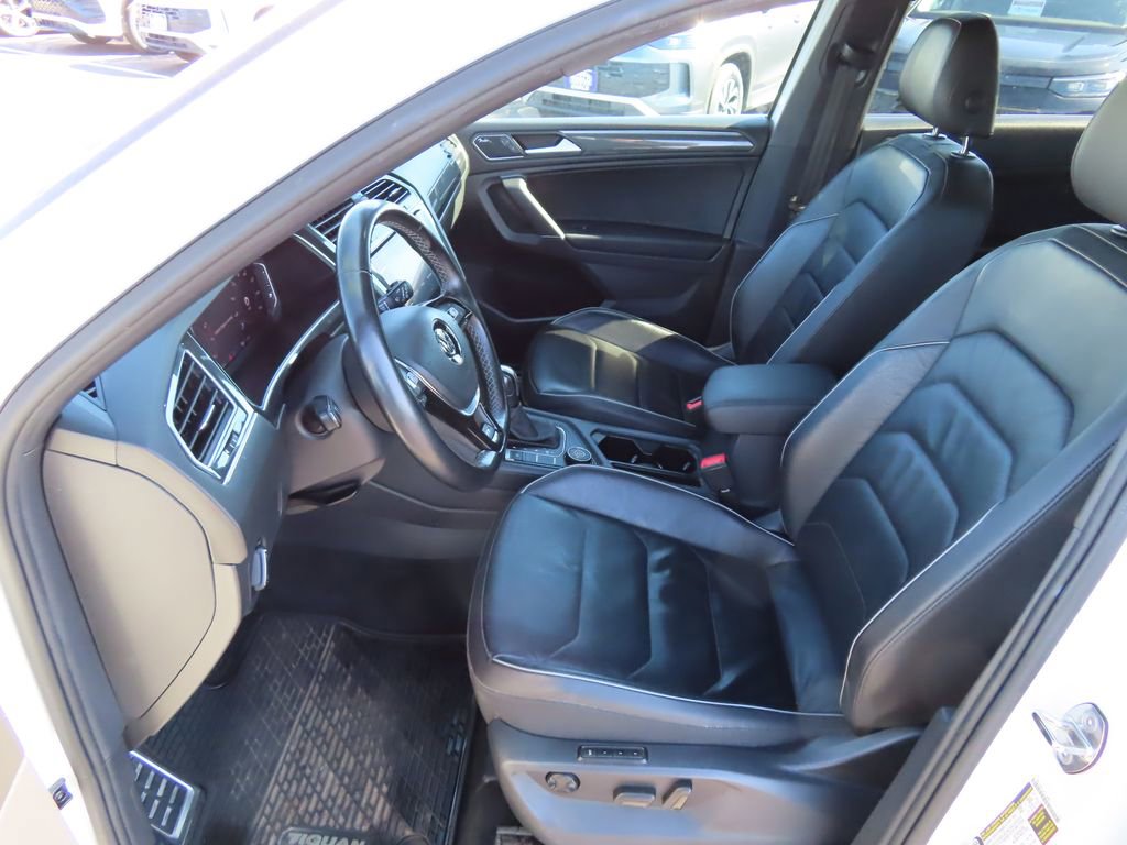 Used 2020 Volkswagen Tiguan SEL Premium R-Line w/ 3rd Row Seat Package image 23