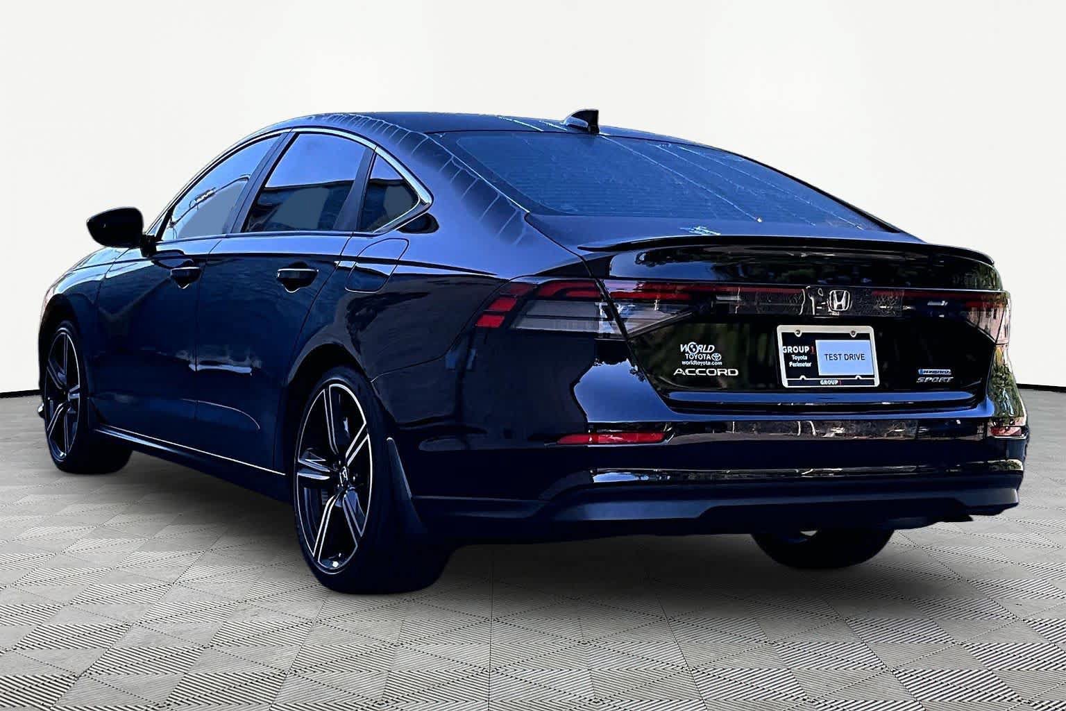 Used 2024 Honda Accord Sport image 12