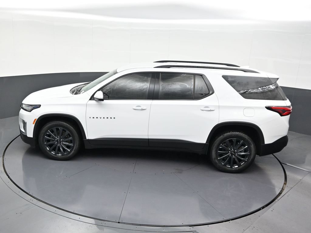 Used 2023 Chevrolet Traverse RS FWD image 17