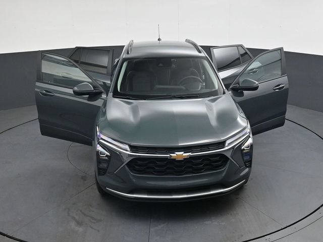 Used 2025 Chevrolet Trax LT FWD image 30