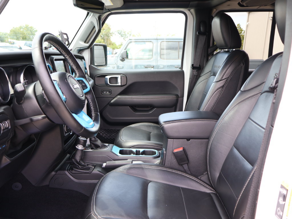 Used 2021 Jeep Wrangler Unlimited Sahara w/ Cold Weather Group AWD/4WD image 21