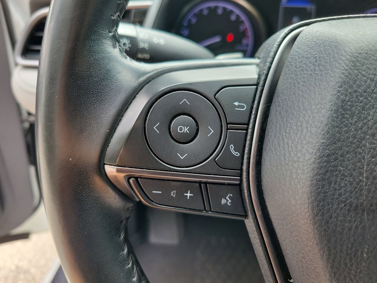 Used 2021 Toyota Camry SE image 19