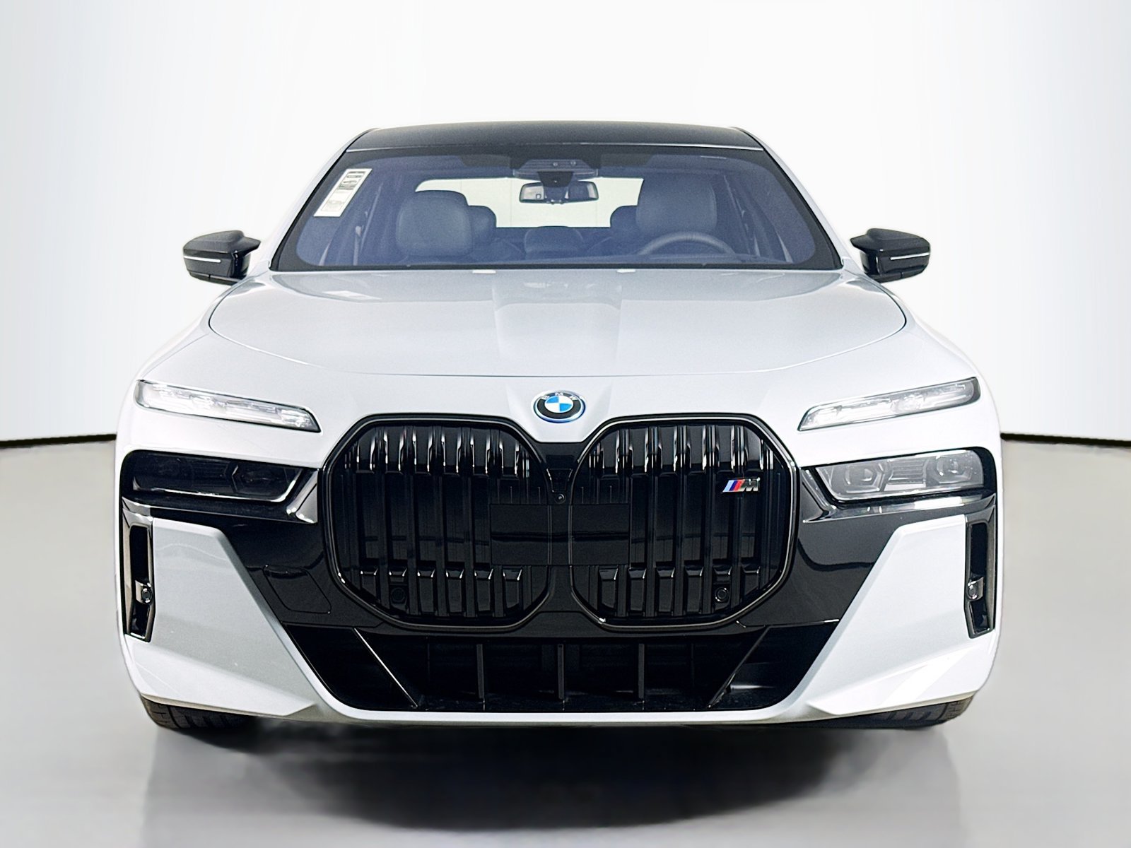 New 2026 BMW i7 M70 w/ Executive Package AWD/4WD image 2