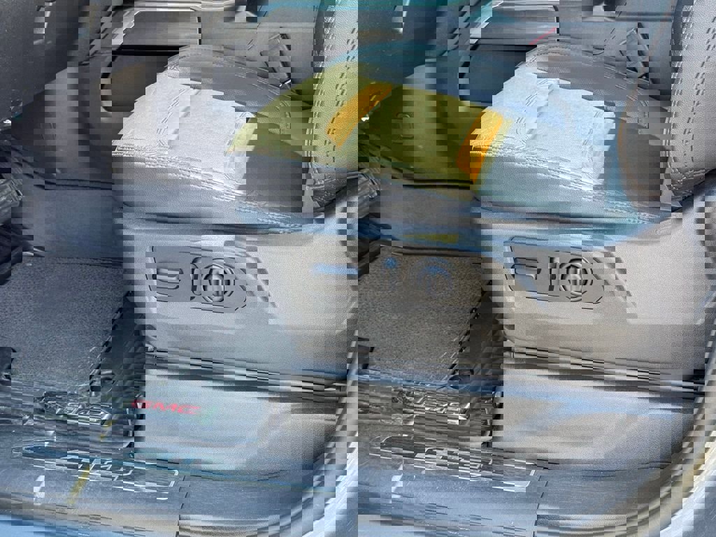 Used 2021 GMC Sierra 1500 AT4 w/ AT4 Value Package image 26