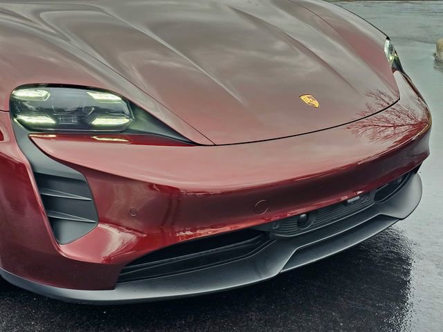 Used 2022 Porsche Taycan GTS image 3