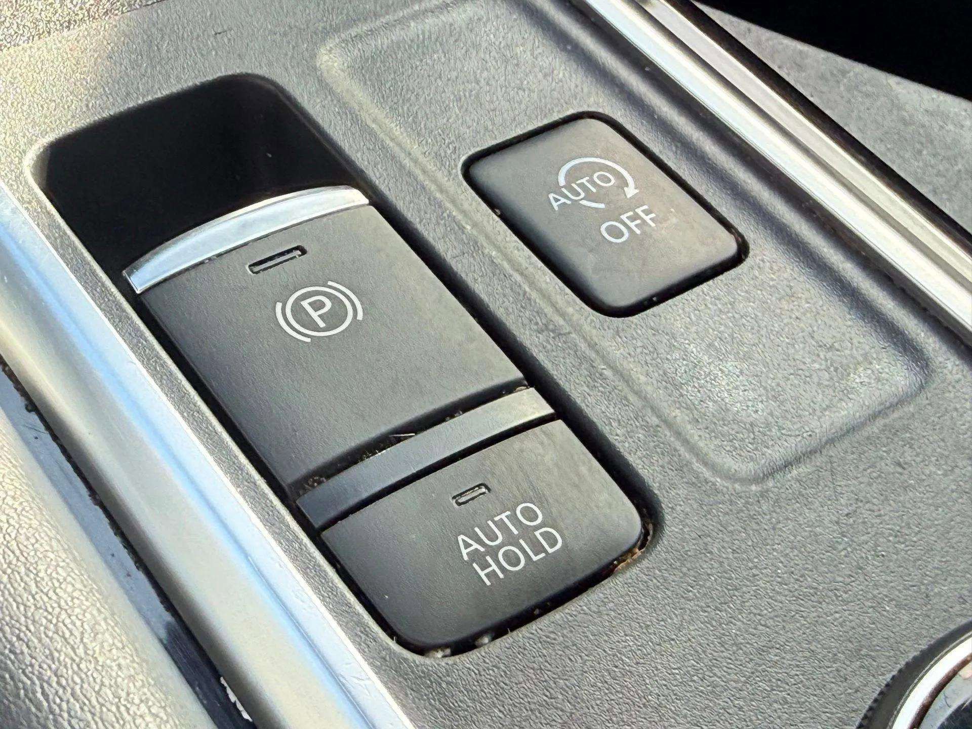 Used 2024 Nissan Pathfinder SV image 46