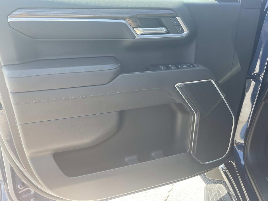 Used 2022 Chevrolet Silverado 1500 LT RWD image 14