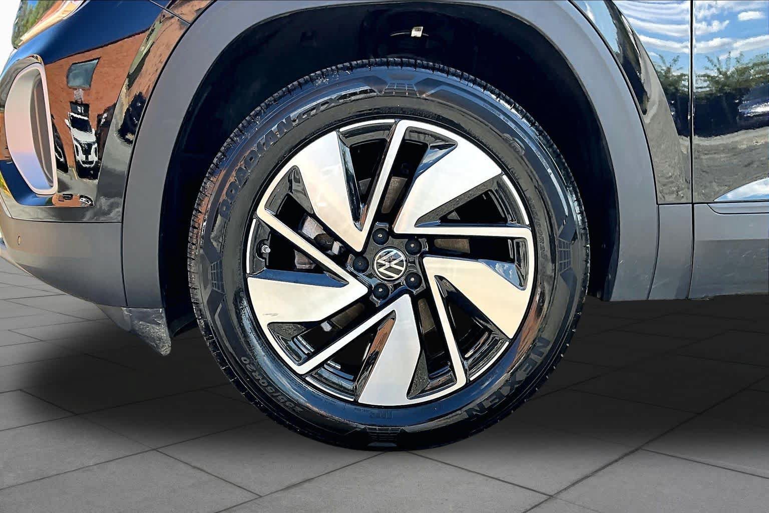 Used 2026 Volkswagen Atlas SE AWD/4WD image 11