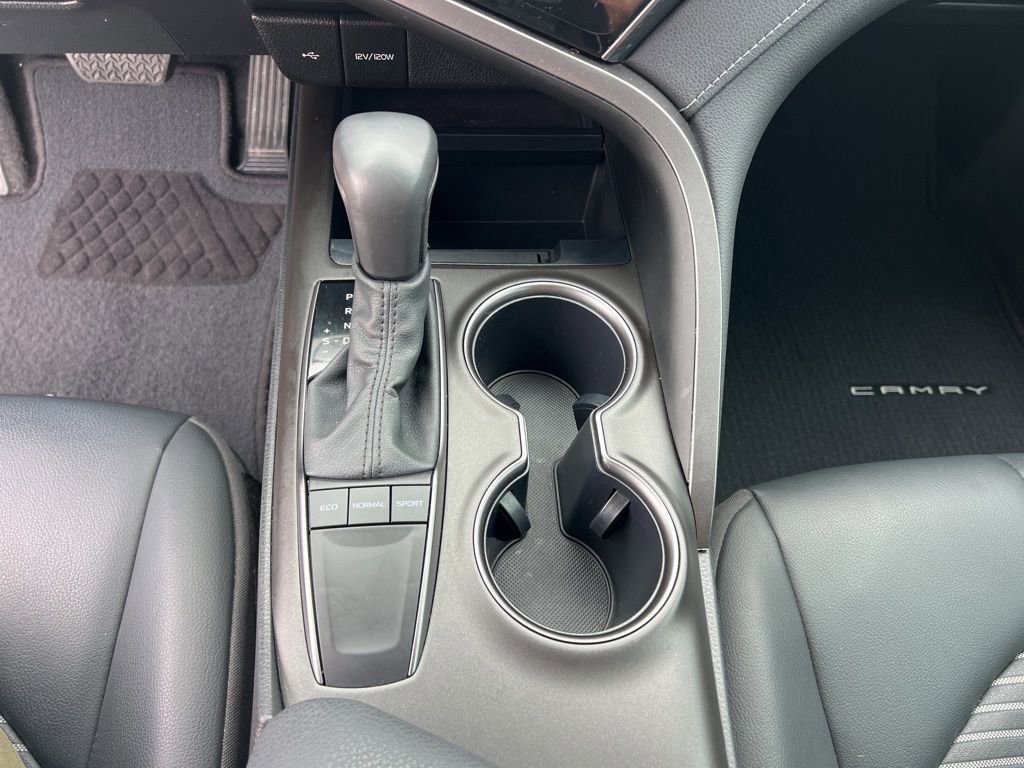 Used 2024 Toyota Camry SE FWD image 14