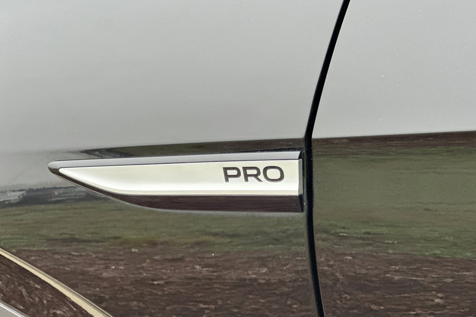 Used 2021 Volkswagen ID.4 Pro w/ ID.4 Protection Package image 32