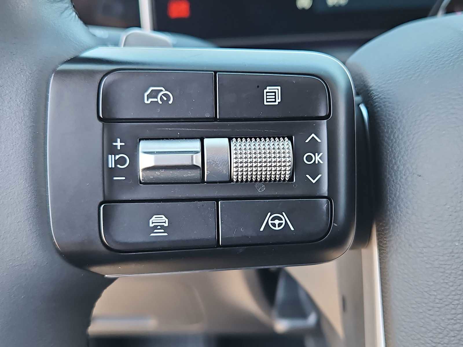 Used 2025 Hyundai Santa Fe Limited AWD/4WD image 23
