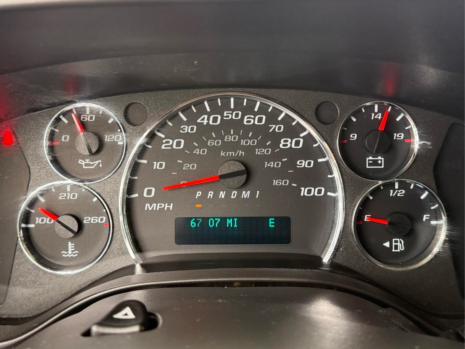 Used 2021 Chevrolet Express 3500 w/ Driver Convenience Package RWD image 36