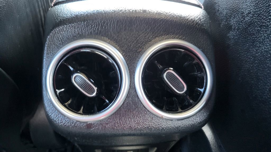 Used 2023 Mercedes-Benz CLA 35 AMG 4MATIC image 27