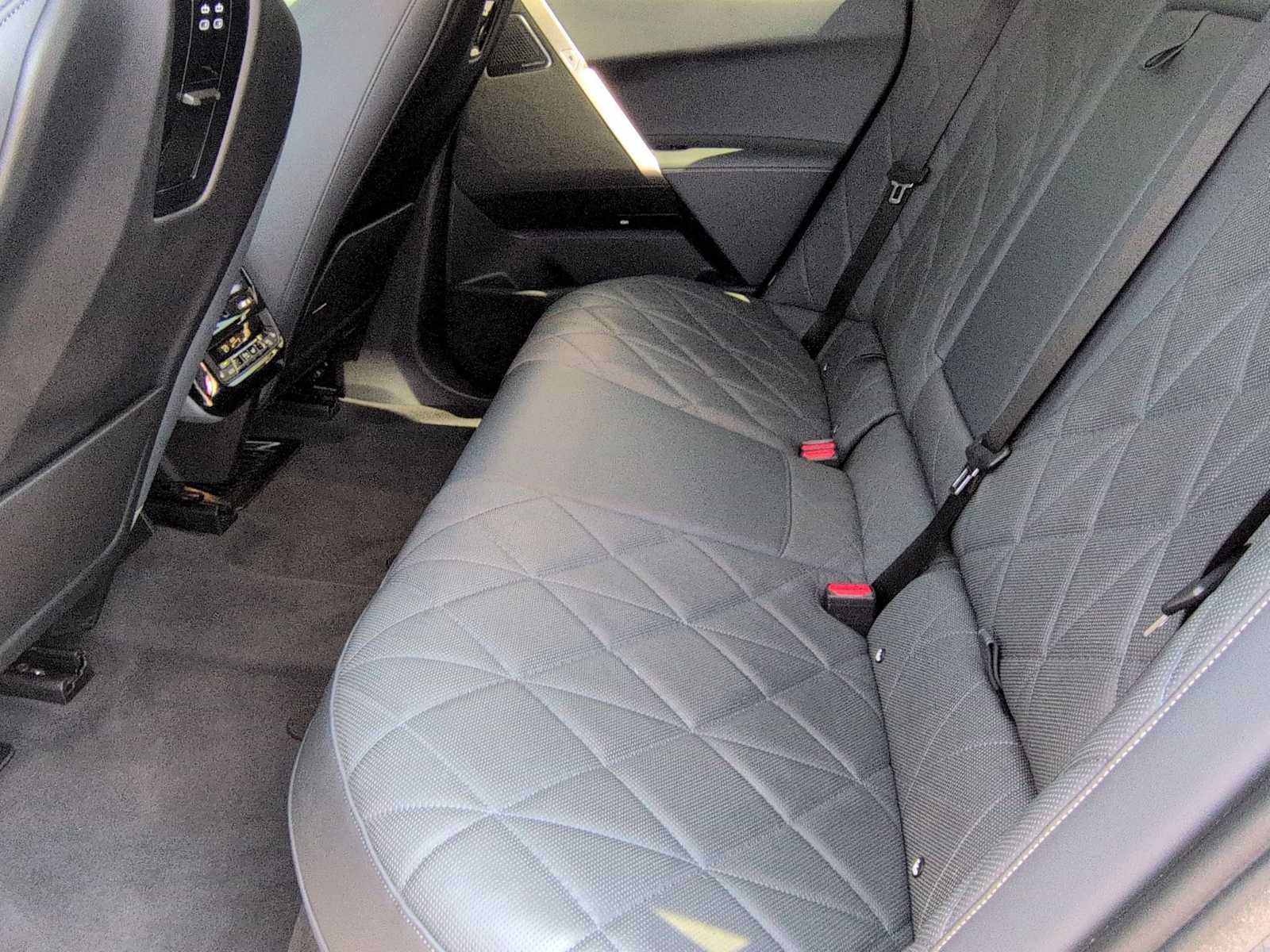 Used 2023 BMW iX M60 AWD/4WD image 19