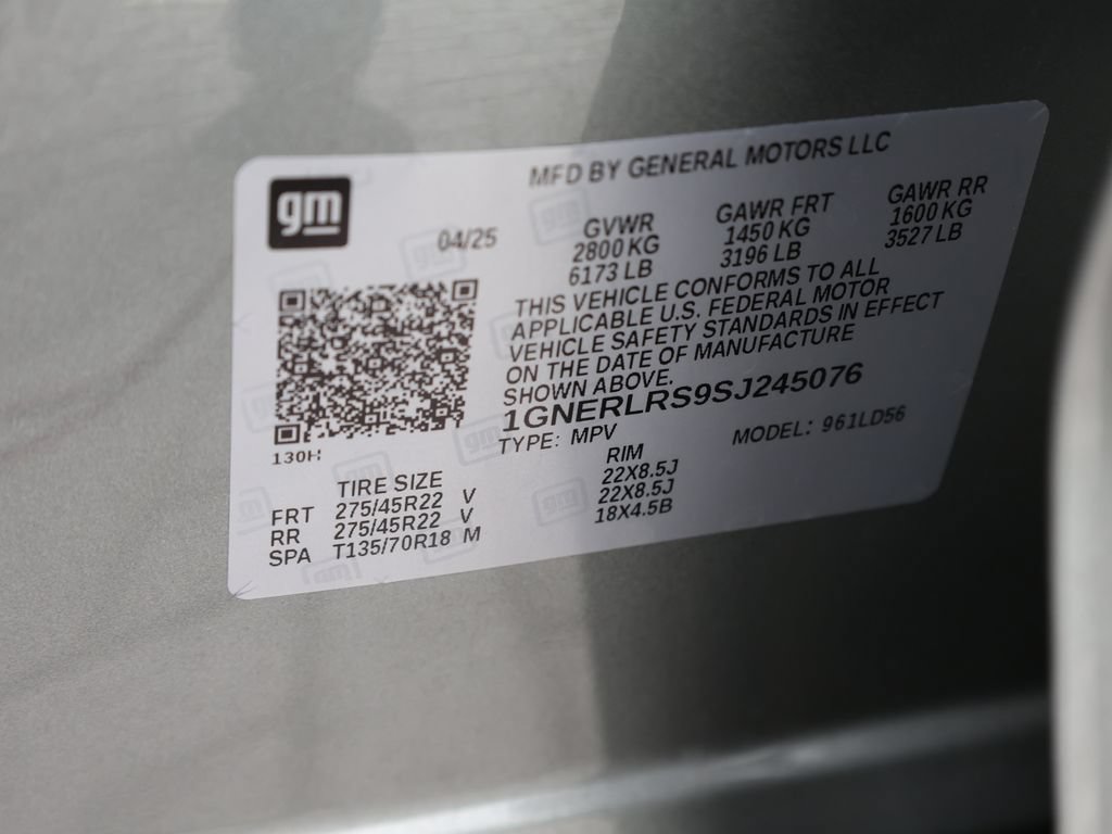 Used 2025 Chevrolet Traverse RS FWD image 47
