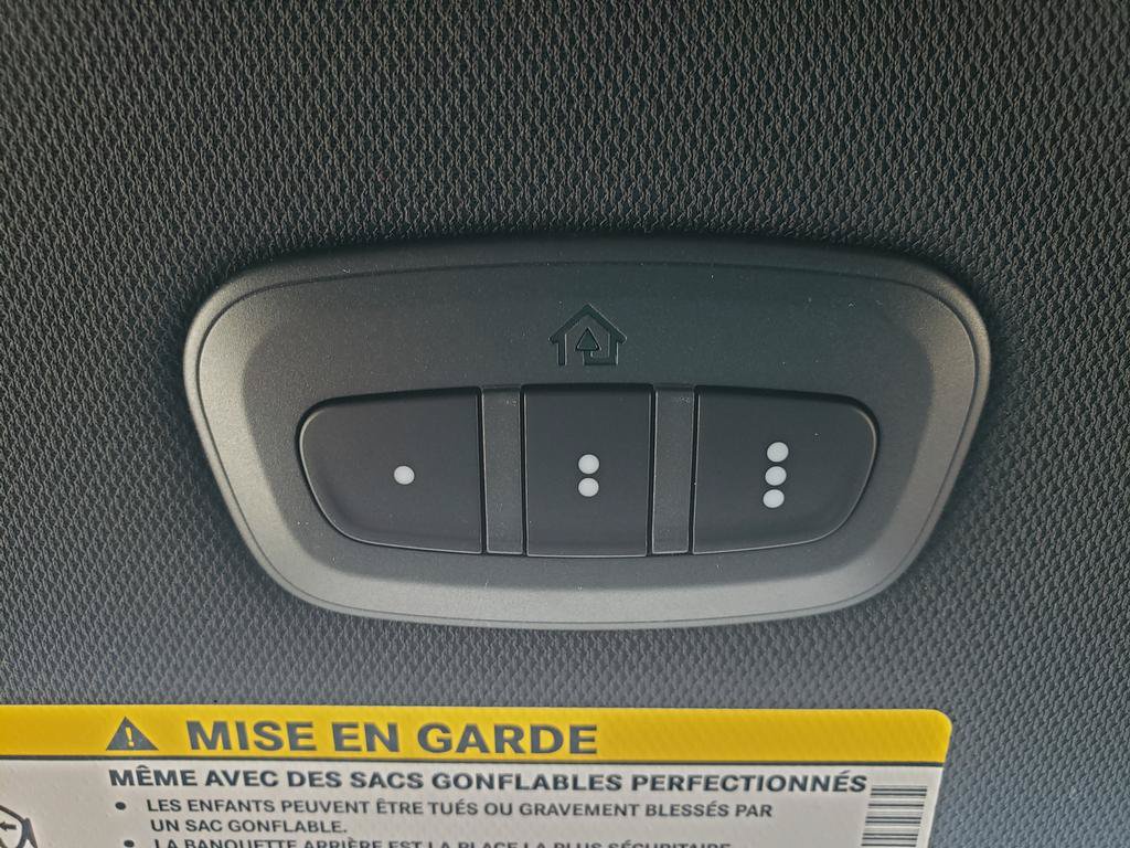 New 2026 Chrysler Pacifica Select AWD/4WD image 18