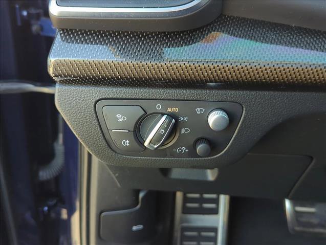 Used 2020 Audi SQ5 Prestige image 16