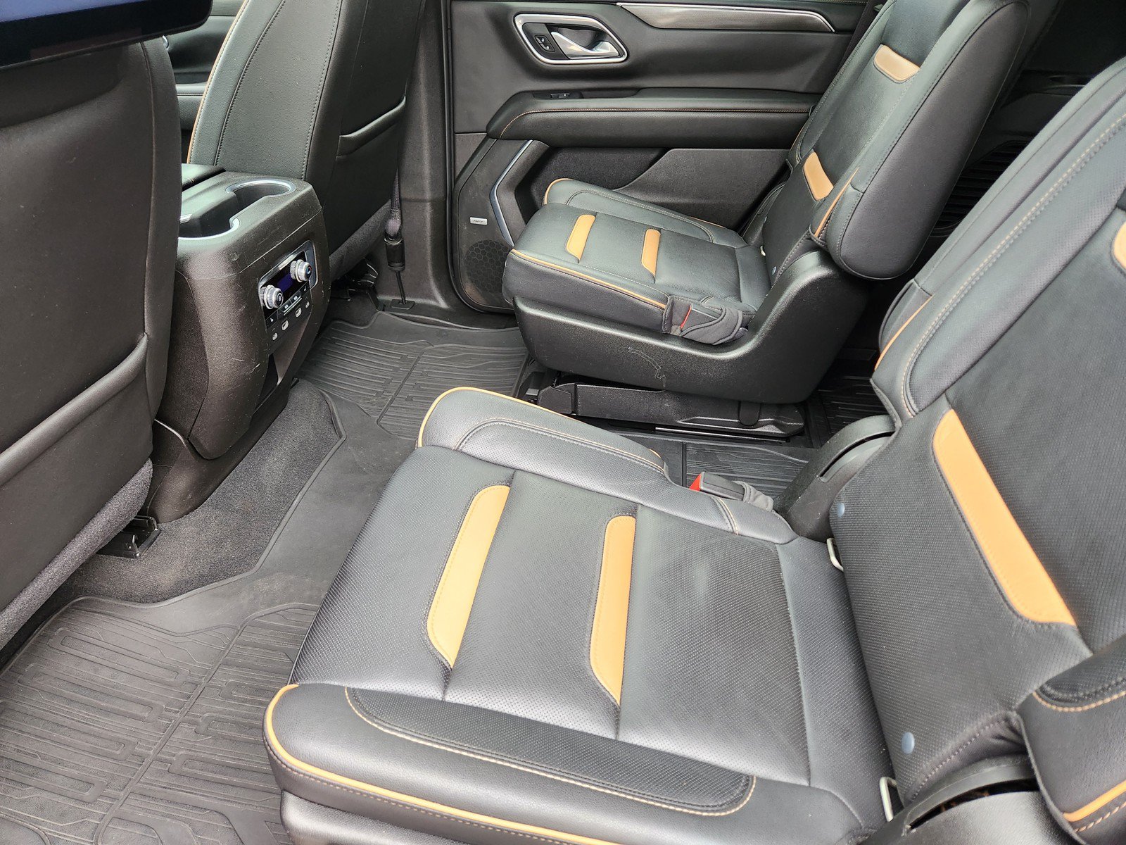 Used 2021 GMC Yukon AT4 w/ AT4 Premium Plus Package AWD/4WD image 13