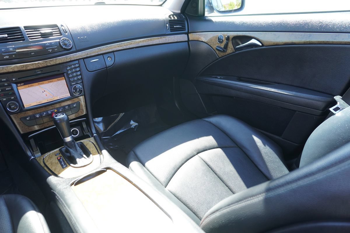 Used 2009 Mercedes-Benz E 350 Sedan image 22