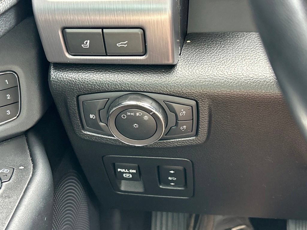 Used 2019 Ford Expedition Platinum RWD image 30