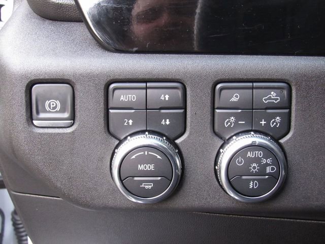 Used 2025 GMC Sierra 2500 SLT w/ SLT Premium Package AWD/4WD image 38