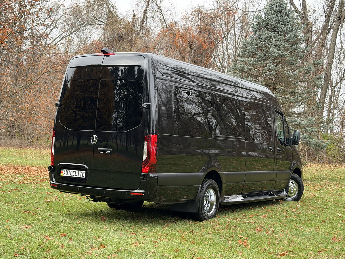 Used 2024 Mercedes-Benz Sprinter 3500 image 4