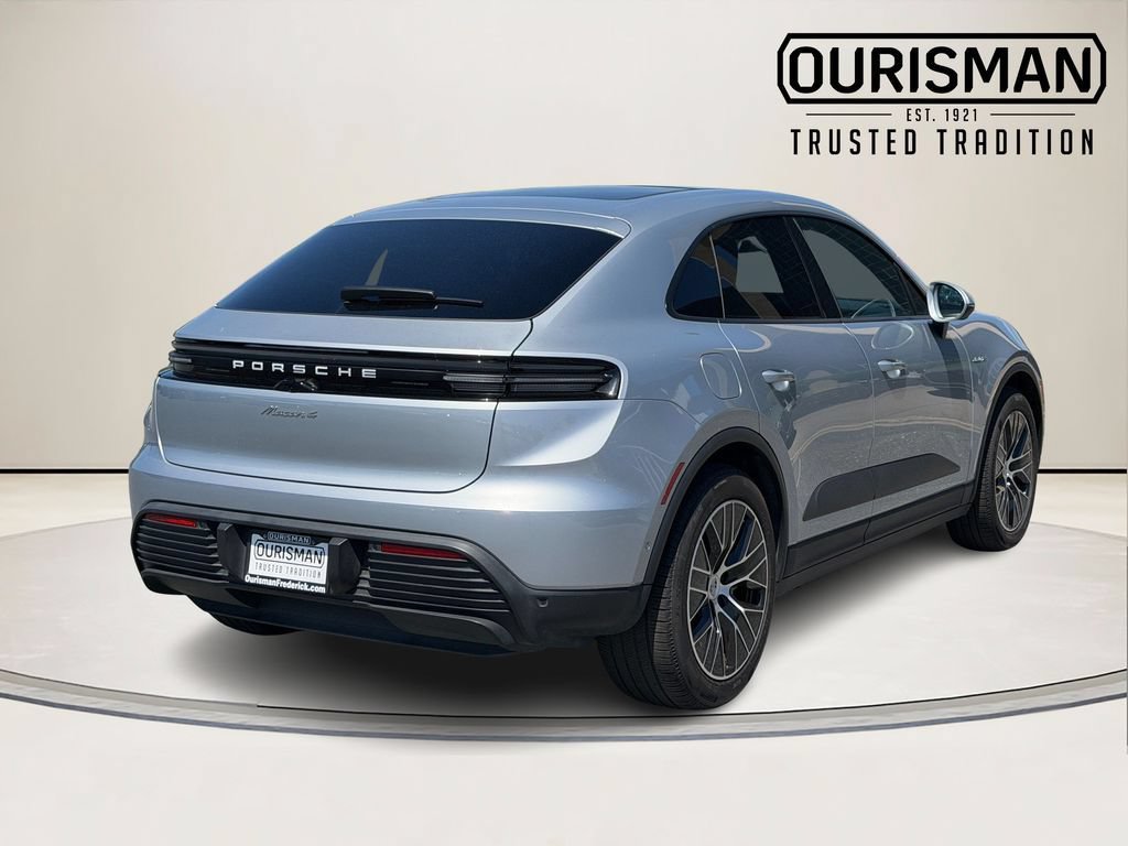 Used 2025 Porsche Macan 4 Electric AWD/4WD image 8